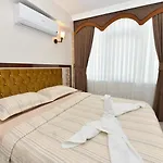 Sea Moon Hotel 3*