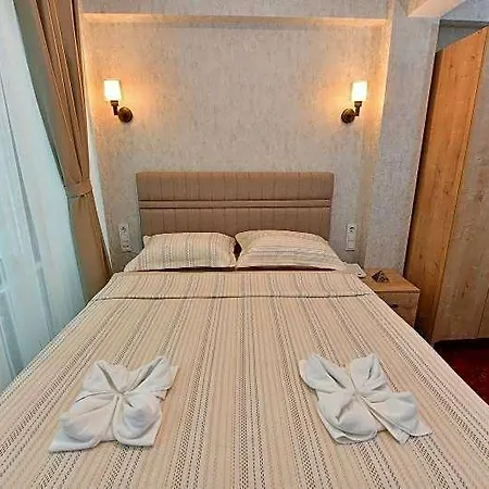 Sea Moon 3*