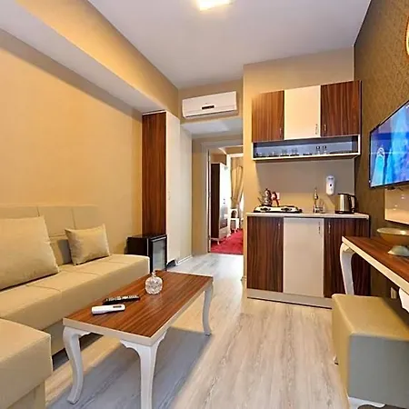 Sea Moon Hotel 3*