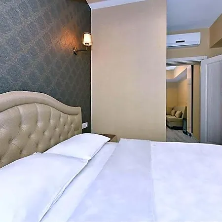 Sea Moon Hotel 3*